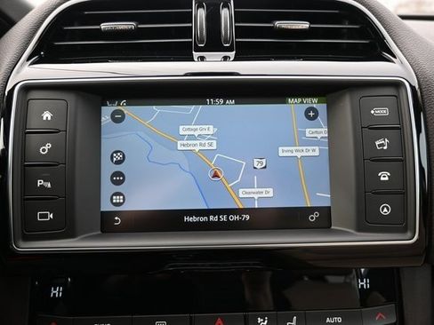 Used 2017 Jaguar F-PACE Prestige image 44