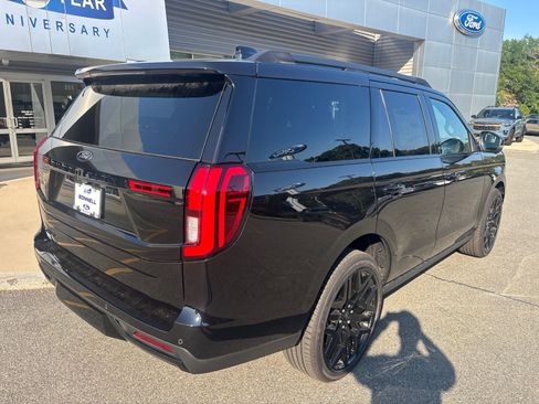 New 2026 Ford Expedition Platinum w/ Stealth Performance Package AWD/4WD image 3