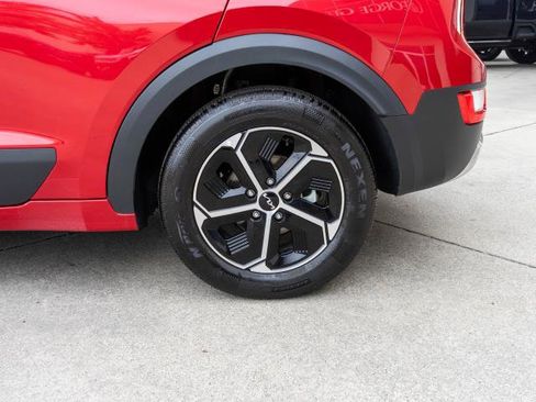 Certified 2024 Kia Niro LX image 27