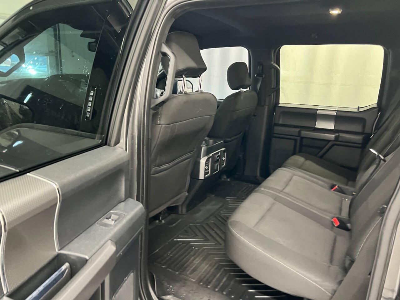 Used 2015 Ford F150 XLT w/ Equipment Group 302A Luxury AWD/4WD image 9