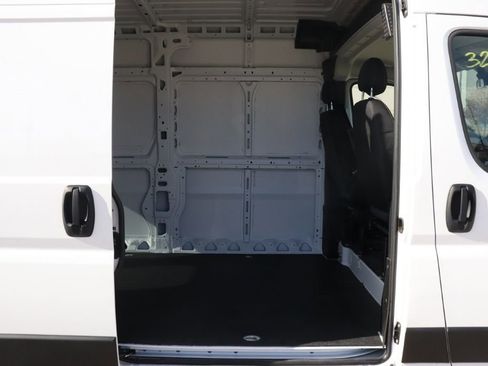 Used 2024 RAM ProMaster 2500 image 18
