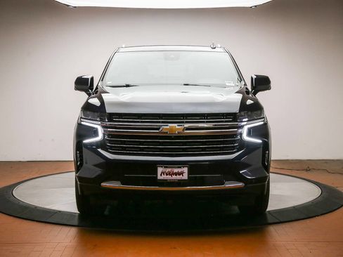 Used 2023 Chevrolet Tahoe LT w/ Luxury Package AWD/4WD image 2