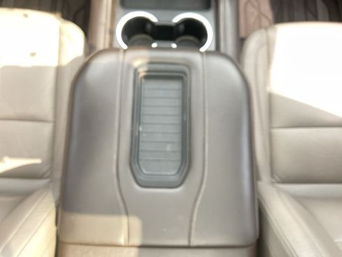 Used 2021 Chevrolet Tahoe Z71 w/ Z71 Signature Package AWD/4WD image 23