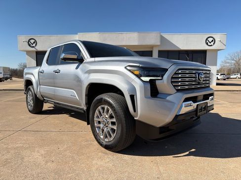 Used 2025 Toyota Tacoma Limited image 3