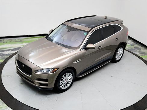 Used 2017 Jaguar F-PACE Prestige image 33
