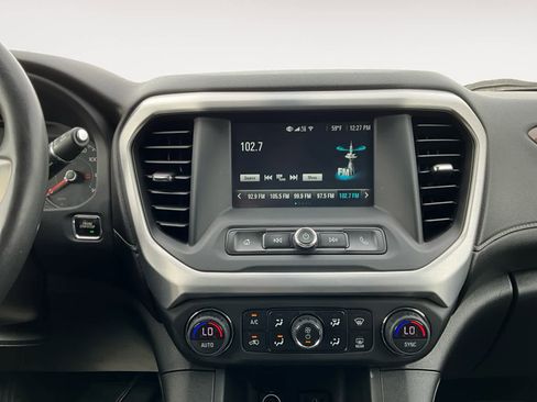 Used 2019 GMC Acadia SLE image 16