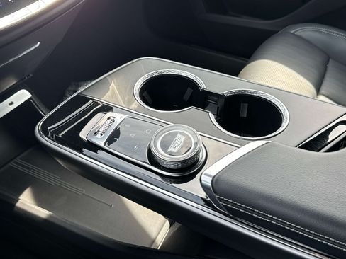 Certified 2024 Cadillac Lyriq Luxury AWD/4WD image 7