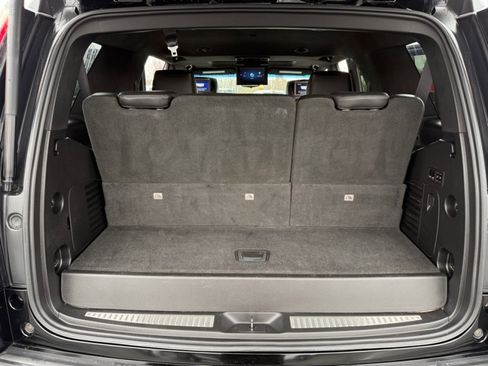 Used 2018 Cadillac Escalade Platinum image 37