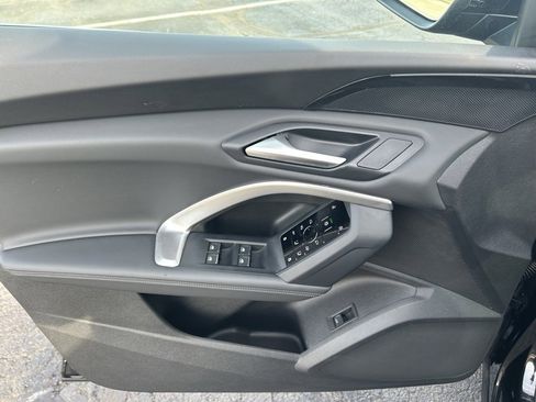 Used 2025 Audi Q5 2.0T Premium w/ Convenience Package image 6