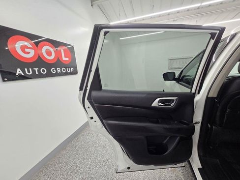 Used 2020 Nissan Pathfinder SL FWD image 28