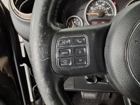 Used 2017 Jeep Wrangler Unlimited Sahara image 13