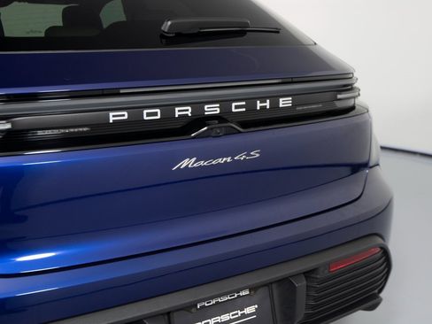 Certified 2025 Porsche Macan 4S Electric image 41