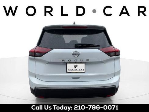 Certified 2025 Nissan Rogue S FWD image 4