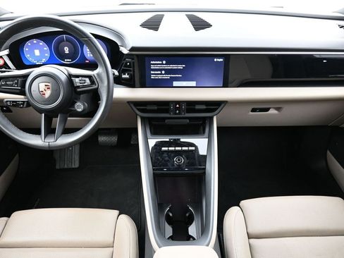 Certified 2025 Porsche Macan Electric image 6