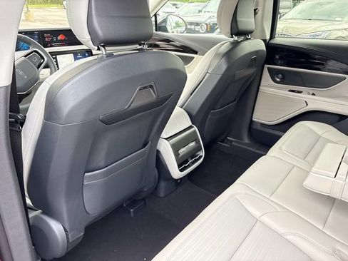 New 2026 Lincoln Nautilus Reserve AWD/4WD image 16