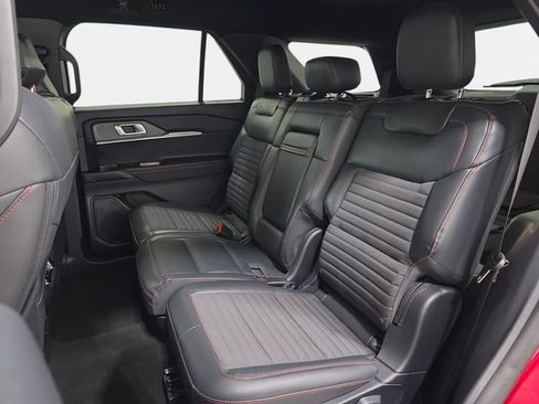 Used 2026 Ford Explorer ST-Line w/ ST-Line Street Pack AWD/4WD image 13