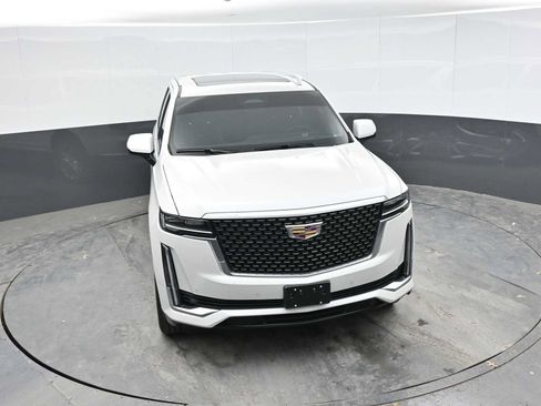 Used 2024 Cadillac Escalade Premium Luxury AWD/4WD image 17