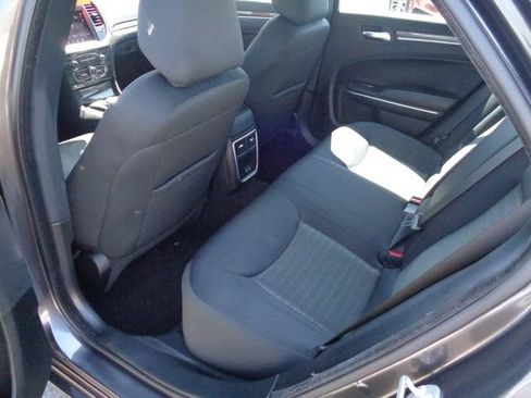 Used 2020 Chrysler 300 Touring w/ Chrome Appearance Package RWD image 15