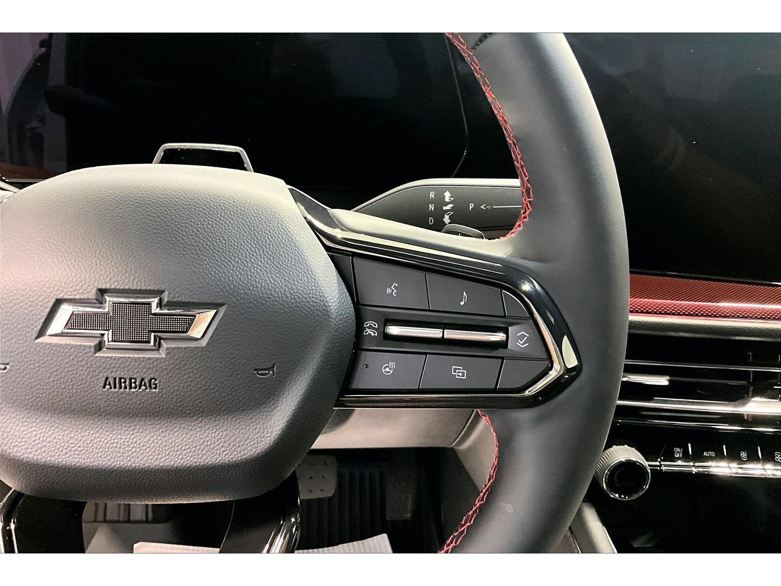 New 2026 Chevrolet Traverse RS w/ LPO, Floor Liner Package FWD image 26