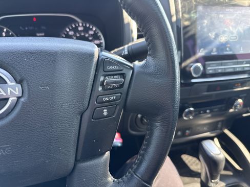 Used 2023 Nissan Frontier SV w/ SV Premium Package AWD/4WD image 6