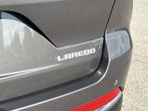 Certified 2024 Jeep Grand Cherokee Laredo RWD image 10
