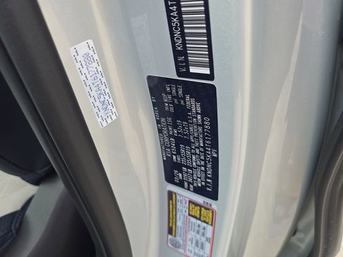 New 2026 Kia Carnival EX FWD image 35