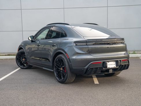 New 2026 Porsche Macan GTS Electric image 3