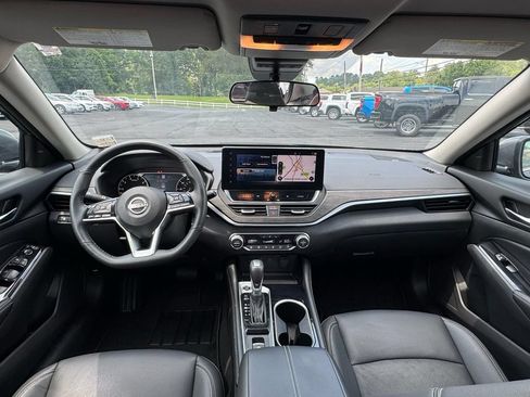 Used 2024 Nissan Altima 2.5 SL FWD image 17