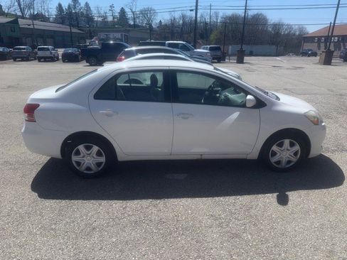 Used 2010 Toyota Yaris Sedan FWD image 6