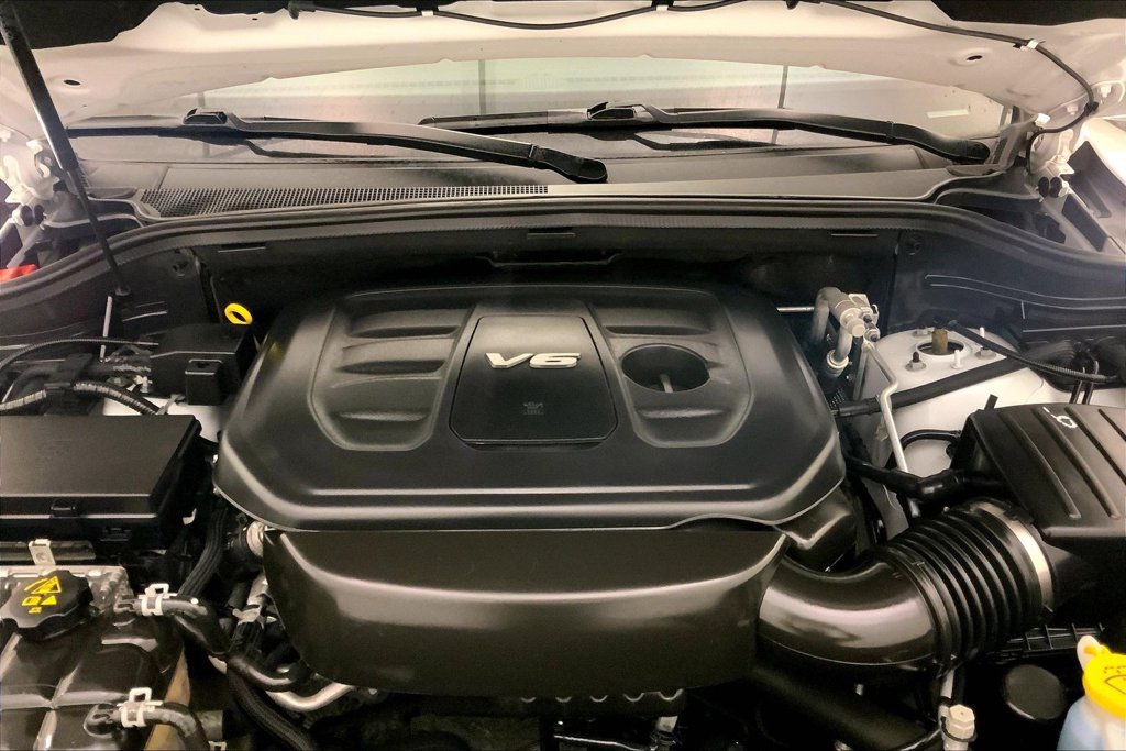 Used 2018 Jeep Grand Cherokee Overland AWD/4WD image 9