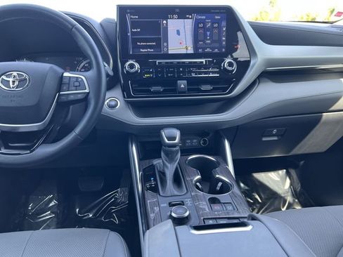 Used 2022 Toyota Highlander Platinum image 13