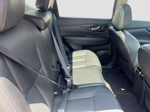 Used 2017 Nissan Rogue SL w/ SL Premium Package FWD image 27