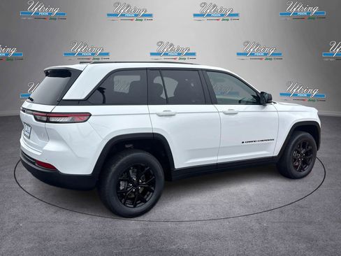 New 2025 Jeep Grand Cherokee 4WD image 3