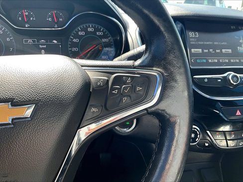 Used 2017 Chevrolet Cruze Premier FWD image 20
