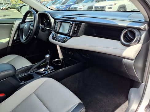 Used 2017 Toyota RAV4 Limited AWD/4WD image 18