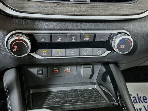 Used 2024 Nissan Altima 2.5 SV w/ SV Premium Package FWD image 16