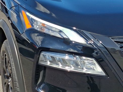 Certified 2023 Nissan Rogue SV w/ SV Premium B Package AWD/4WD image 10