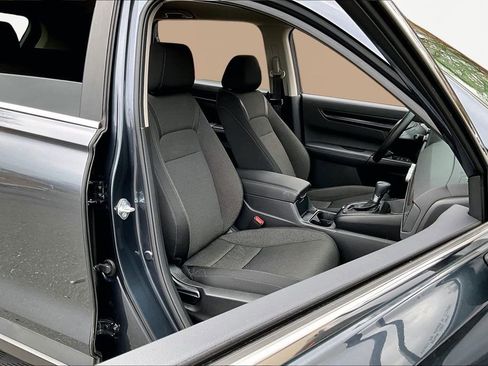 Used 2024 Honda CR-V LX image 21