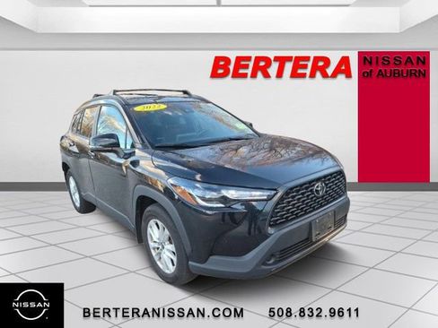 Used 2022 Toyota Corolla Cross LE image 4