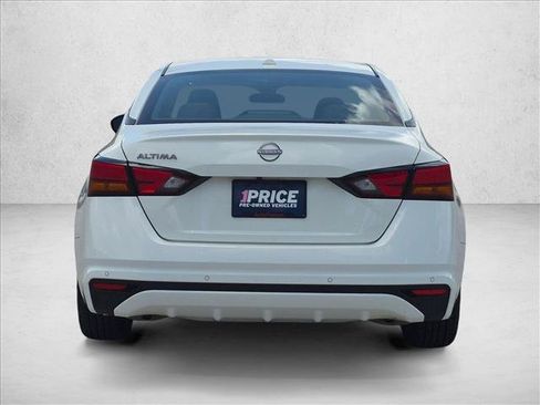 Used 2025 Nissan Altima 2.5 SV FWD image 7
