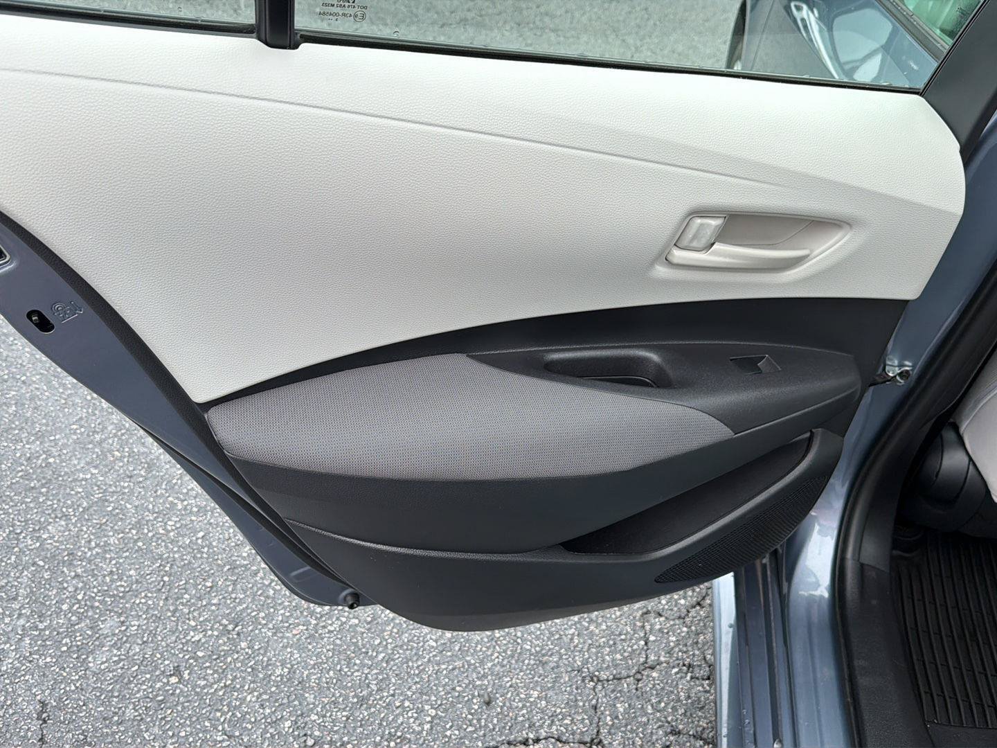 Used 2024 Toyota Corolla LE FWD image 17