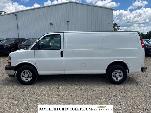 Used 2019 Chevrolet Express 2500 w/ Driver Convenience Package RWD image 3