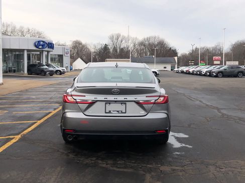 Certified 2025 Toyota Camry SE image 6