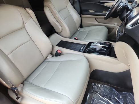 Used 2017 Honda Pilot Touring image 14
