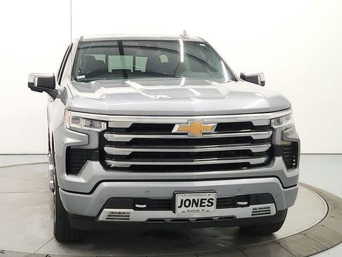 Used 2024 Chevrolet Silverado 1500 High Country w/ High Country Premium Package image 2