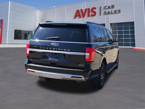 Used 2024 Ford Expedition Max XLT image 6