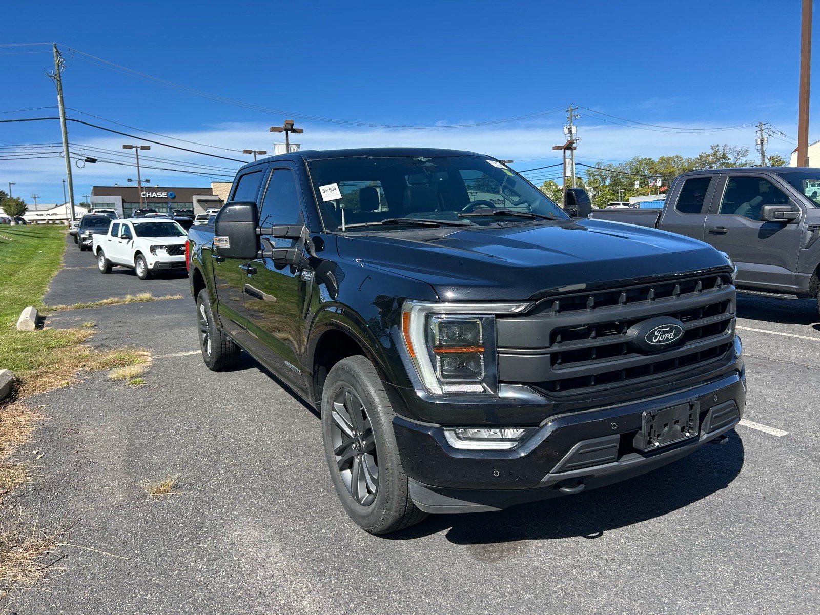 Used 2023 Ford F150 Lariat w/ Equipment Group 502A High AWD/4WD image 3