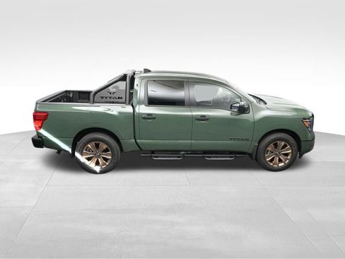 Used 2024 Nissan Titan SV w/ SV Bronze Edition Package RWD image 41