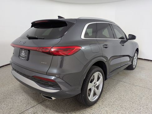 Certified 2025 Audi Q5 Premium AWD/4WD image 7
