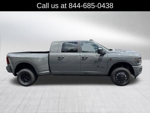 New 2026 RAM 3500 Laramie AWD/4WD image 4